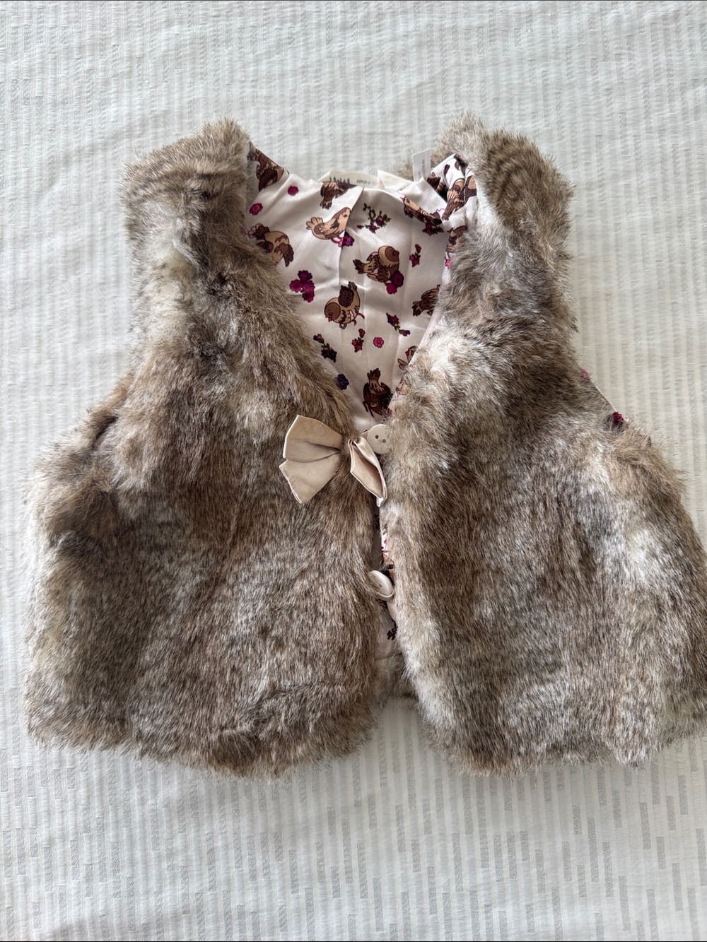H&M Faux Fur Girls Vest with Floral Lining - size 2/3